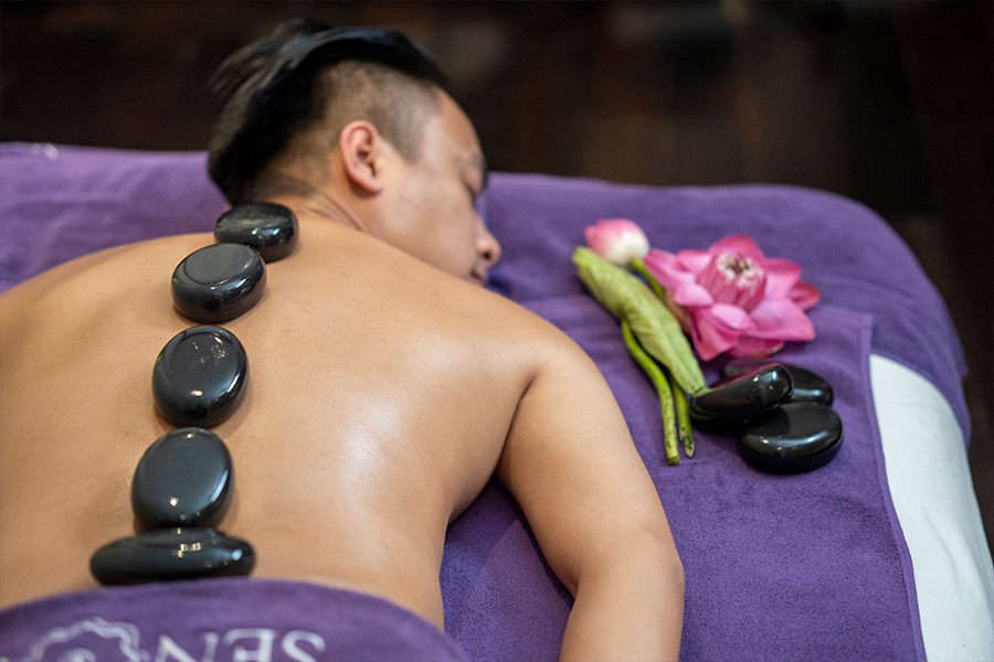 Hot Stone Massage Là Gì? Lợi Ích & Cách Thực Hiện Massage Đá Nóng Chuẩn 10 Lợi Ích Của Hot Stone Massage
