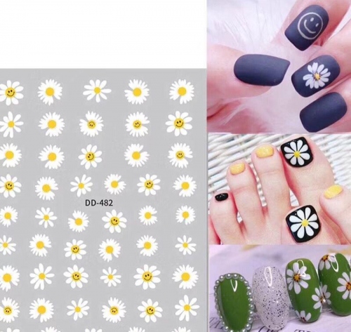 50+ mẫu nail sticker đẹp dành cho các nàng bận rộn 23 Dán móng hình hoa