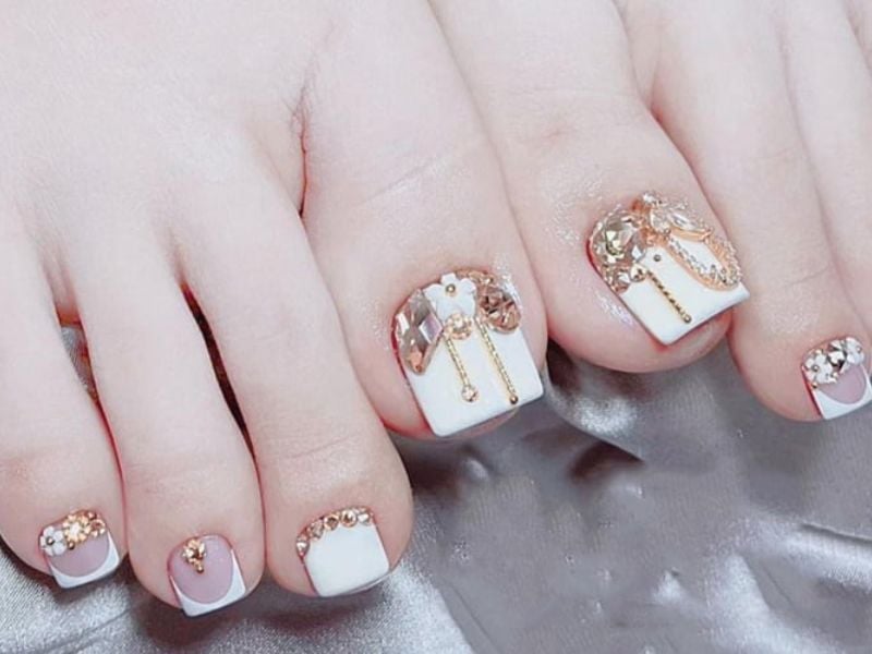 55+ Mẫu móng chân đơn giản và tôn da được ưa chuộng nhất 2025 48 Mẫu Nail Chân Cho Ngày Cưới