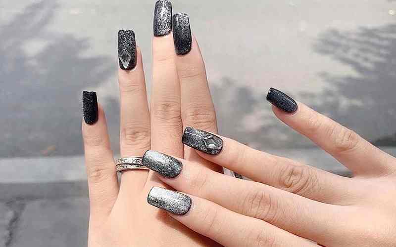 Top 50+ mẫu nail cô dâu thanh lịch giúp nàng nổi bật 64 Nail Cô Dâu Phối Đen Cá Tính