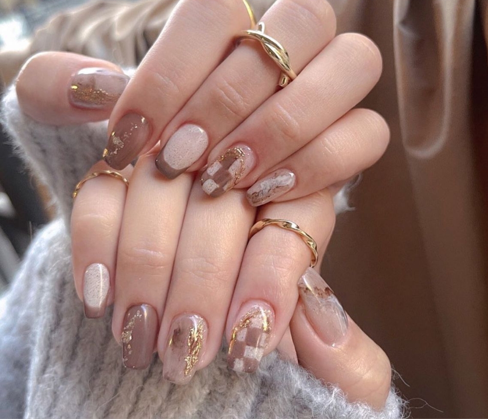50+ Mẫu Móng Oval Đẹp Kiểu Mới Quyến Rũ Với Mọi Cô Nàng 24 Móng Màu Nude: Tinh Tế và Dễ Phối Hợp